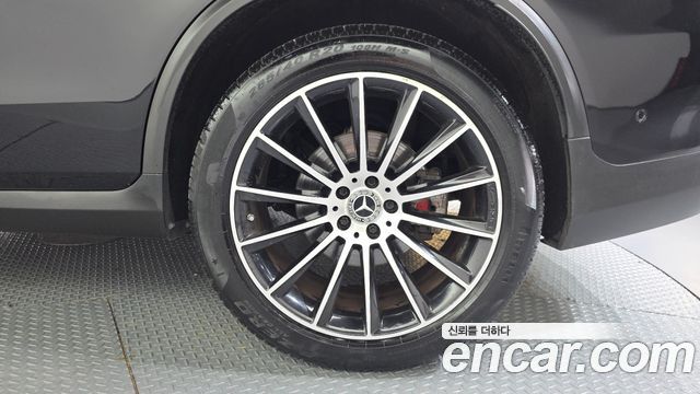 Mercedes-Benz GLC-Class GLC300 4MATIC AMG Line Coupe