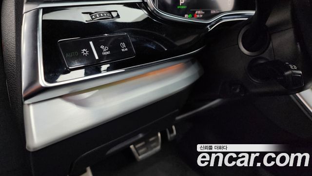 Audi Q8 55 TFSI Quattro Premium