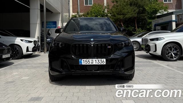 BMW X5 M60i