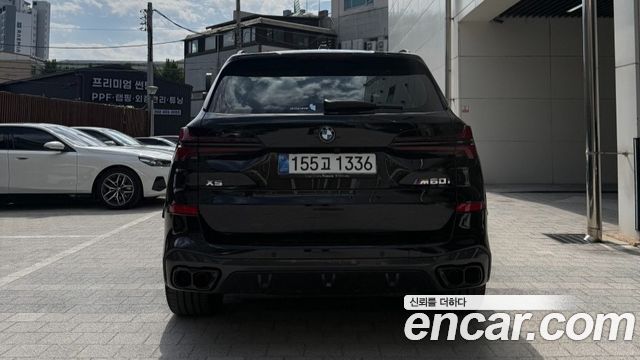 BMW X5 M60i
