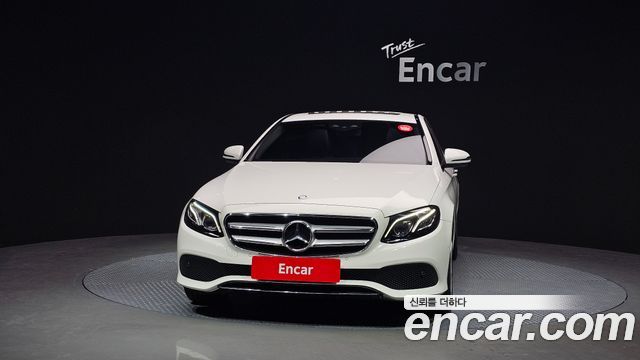 Mercedes-Benz E-Class E220d 4MATIC Avantgarde