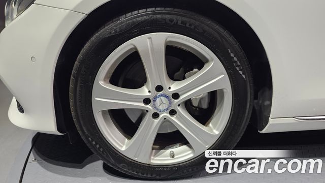 Mercedes-Benz E-Class E220d 4MATIC Avantgarde