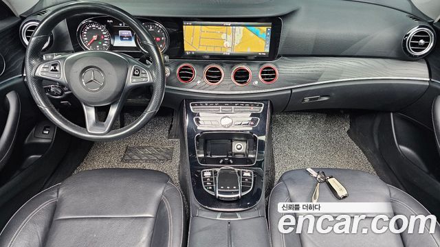 Mercedes-Benz E-Class E220d 4MATIC Avantgarde