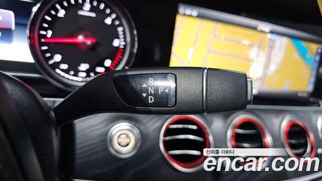 Mercedes-Benz E-Class E220d 4MATIC Avantgarde