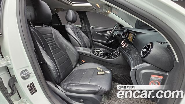 Mercedes-Benz E-Class E220d 4MATIC Avantgarde