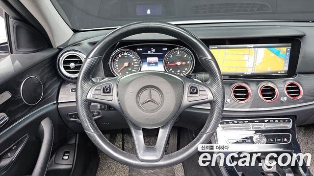 Mercedes-Benz E-Class E220d 4MATIC Avantgarde