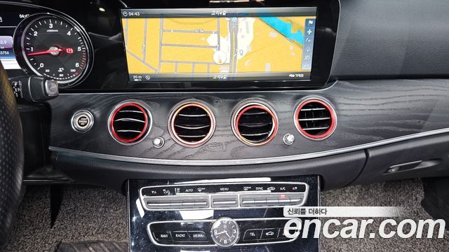 Mercedes-Benz E-Class E220d 4MATIC Avantgarde