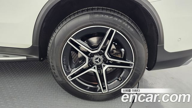Mercedes-Benz GLC-Class GLC300 4MATIC Premium Coupe