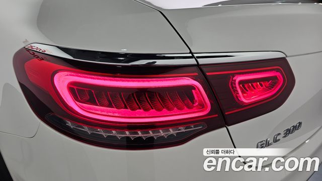 Mercedes-Benz GLC-Class GLC300 4MATIC Premium Coupe