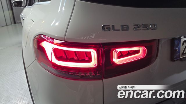 Mercedes-Benz GLB-Class GLB250 4MATIC