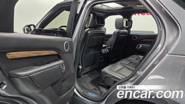 Land Rover Discovery 3.0 TD6 HSE Luxury