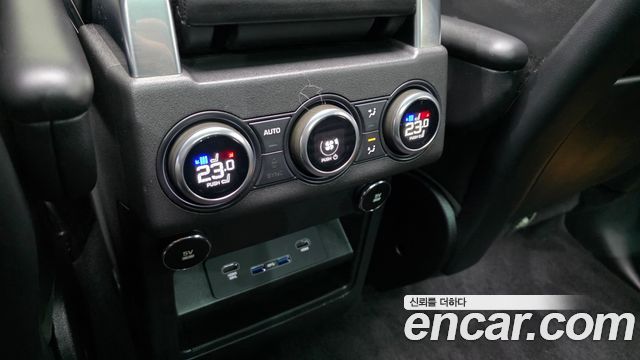 Land Rover Discovery 3.0 TD6 HSE Luxury