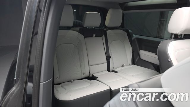 Land Rover Defender 90 D250 X-Dynamic SE