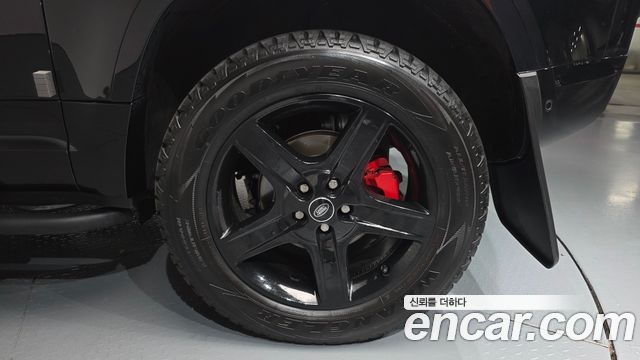 Land Rover Defender 90 D250 X-Dynamic SE