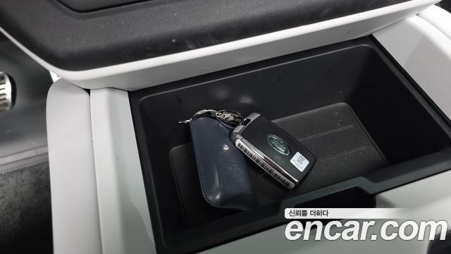 Land Rover Defender 90 D250 X-Dynamic SE