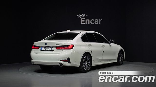 BMW 3-Series 320i