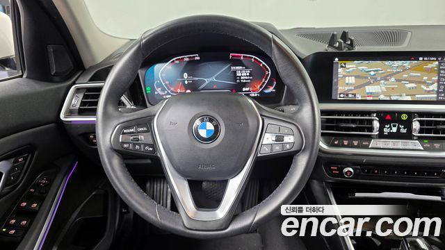 BMW 3-Series 320i