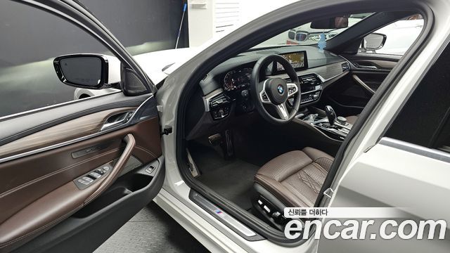 BMW 5-Series 530i M Sport Package Plus