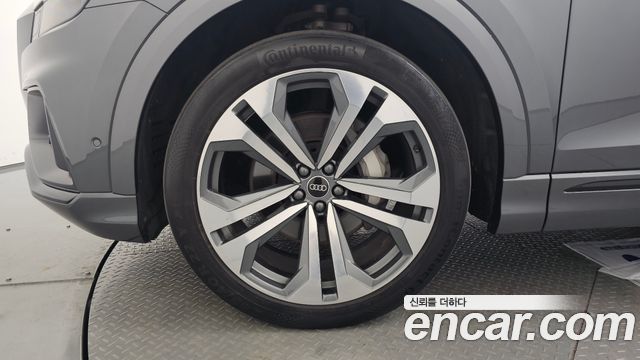 Audi Q8 55 TFSI Quattro Premium