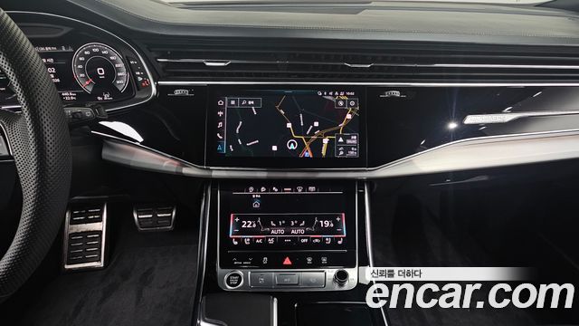 Audi Q8 55 TFSI Quattro Premium
