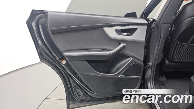 Audi Q8 55 TFSI Quattro Premium