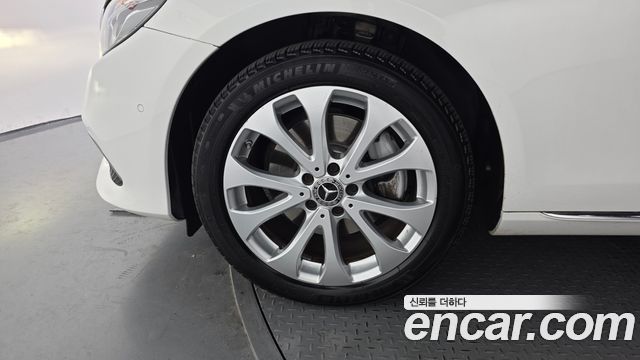 Mercedes-Benz E-Class E220d Exclusive