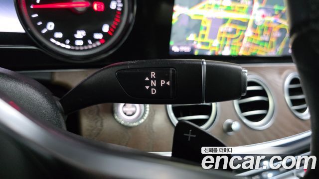 Mercedes-Benz E-Class E220d Exclusive