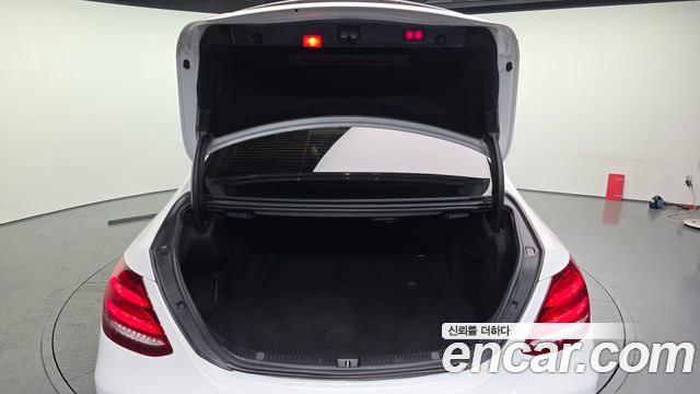 Mercedes-Benz E-Class E220d Exclusive