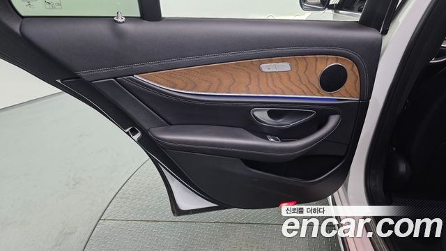 Mercedes-Benz E-Class E220d Exclusive