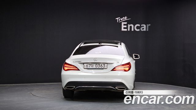 Mercedes-Benz CLA-Class CLA250 4MATIC