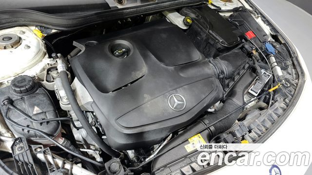 Mercedes-Benz CLA-Class CLA250 4MATIC
