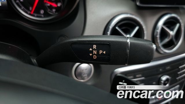 Mercedes-Benz CLA-Class CLA250 4MATIC