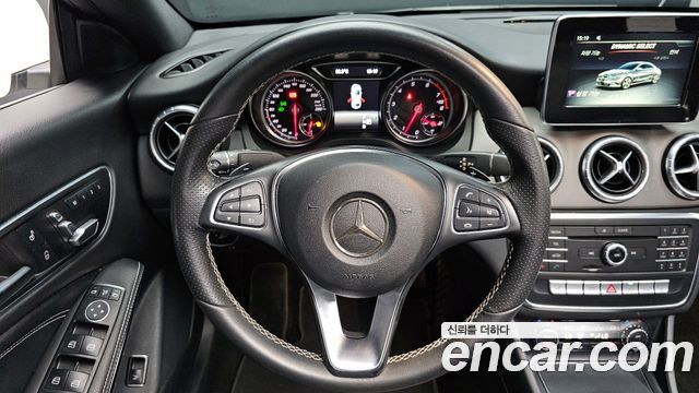 Mercedes-Benz CLA-Class CLA250 4MATIC
