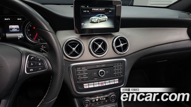 Mercedes-Benz CLA-Class CLA250 4MATIC