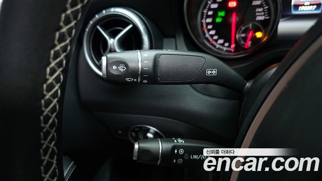 Mercedes-Benz CLA-Class CLA250 4MATIC