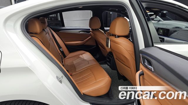 BMW 5-Series 520d M Sport package