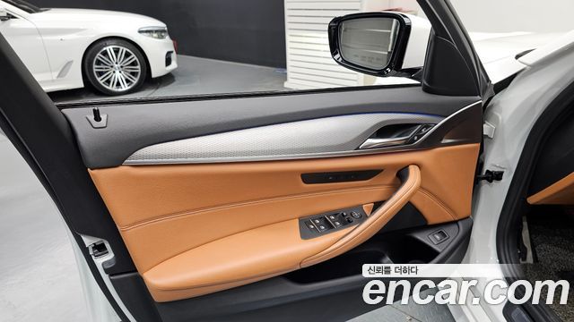 BMW 5-Series 520d M Sport package