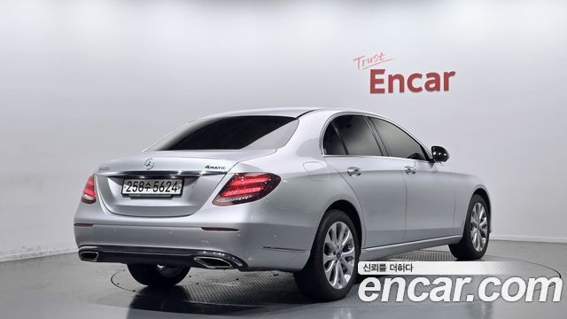 Mercedes-Benz E-Class E300 4MATIC Exclusive