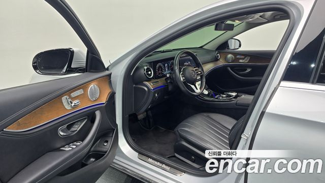 Mercedes-Benz E-Class E300 4MATIC Exclusive