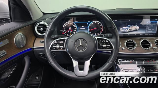 Mercedes-Benz E-Class E300 4MATIC Exclusive
