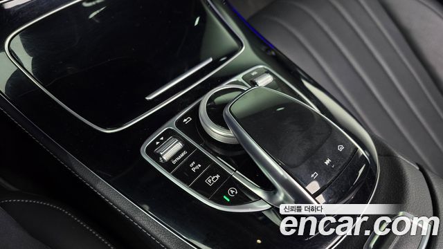 Mercedes-Benz E-Class E300 4MATIC Exclusive