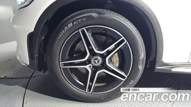Mercedes-Benz GLC-Class GCL300 4MATIC Coupe