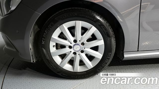 Mercedes-Benz A-Class A200
