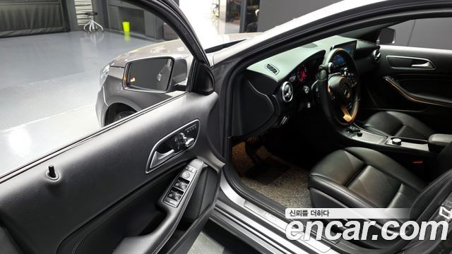 Mercedes-Benz A-Class A200