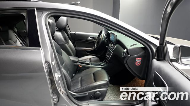 Mercedes-Benz A-Class A200