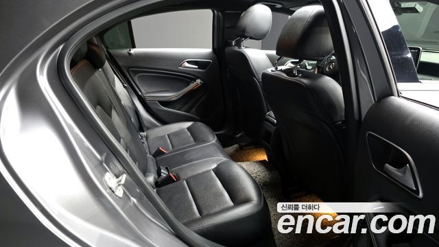 Mercedes-Benz A-Class A200