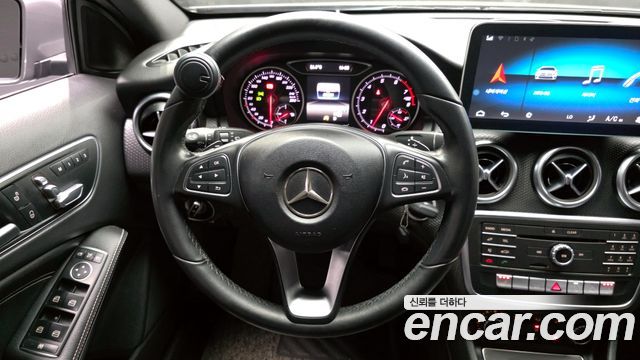 Mercedes-Benz A-Class A200