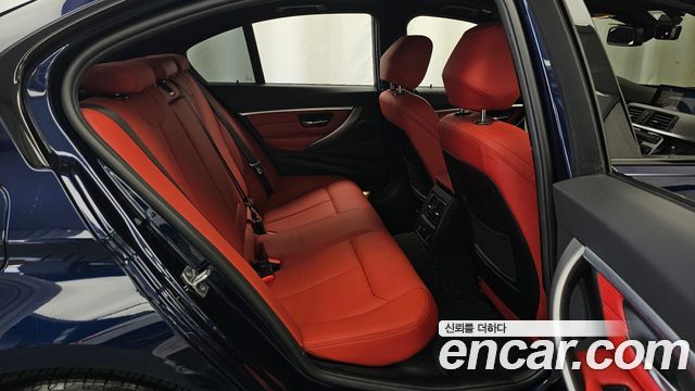 BMW 3-Series 330i M Sport Shadow