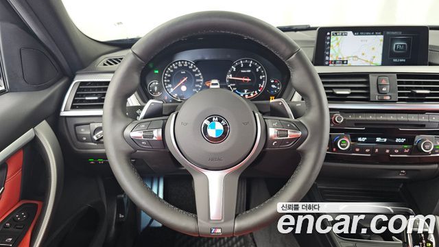 BMW 3-Series 330i M Sport Shadow