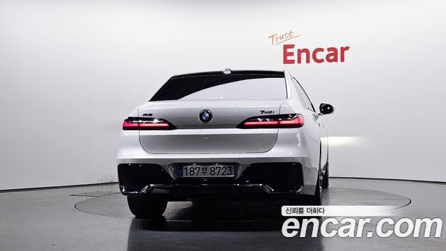 BMW 7-Series 740i xDrive M Sport